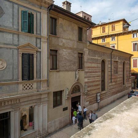 Billie'S Flat Red - Art & Design Apt In Verona Historic Centre Esterno foto